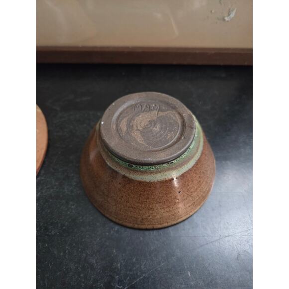 Set of 2 MAM Studio Pottery Bowls Brown Glaze Handmade 7.5" & 4.75" Signed - Picture 8 of 10